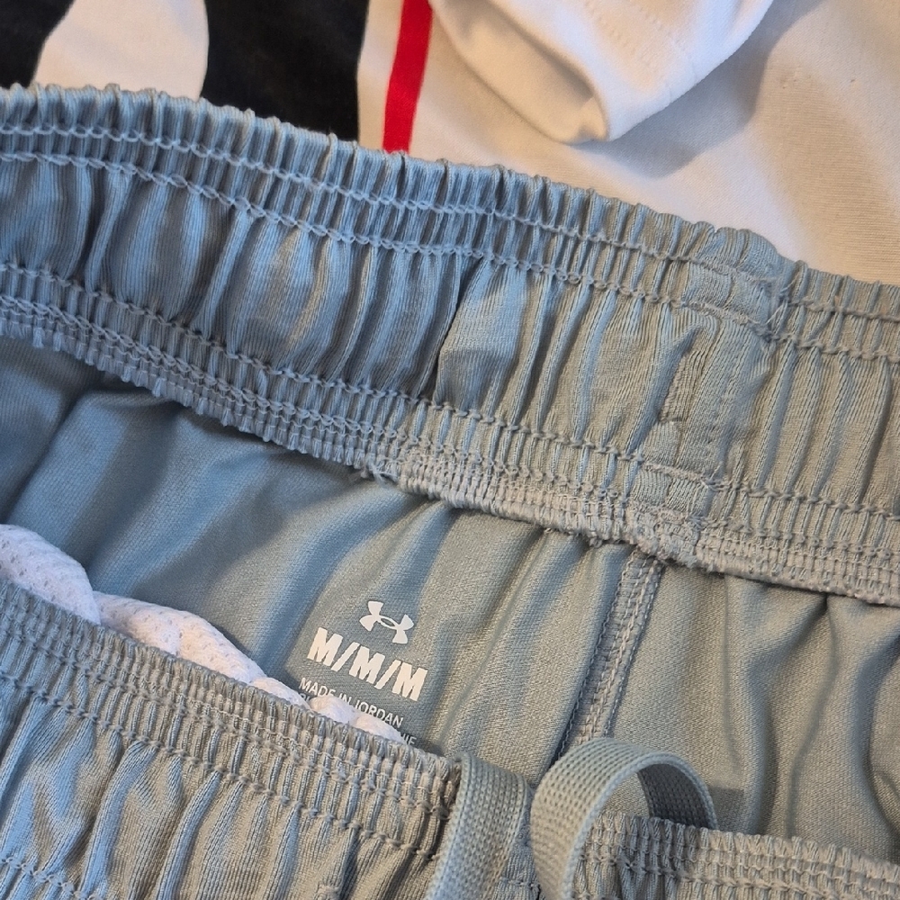 Under Armour Men's Athletic Shorts in Light Blue and White - Picture 4 of 5